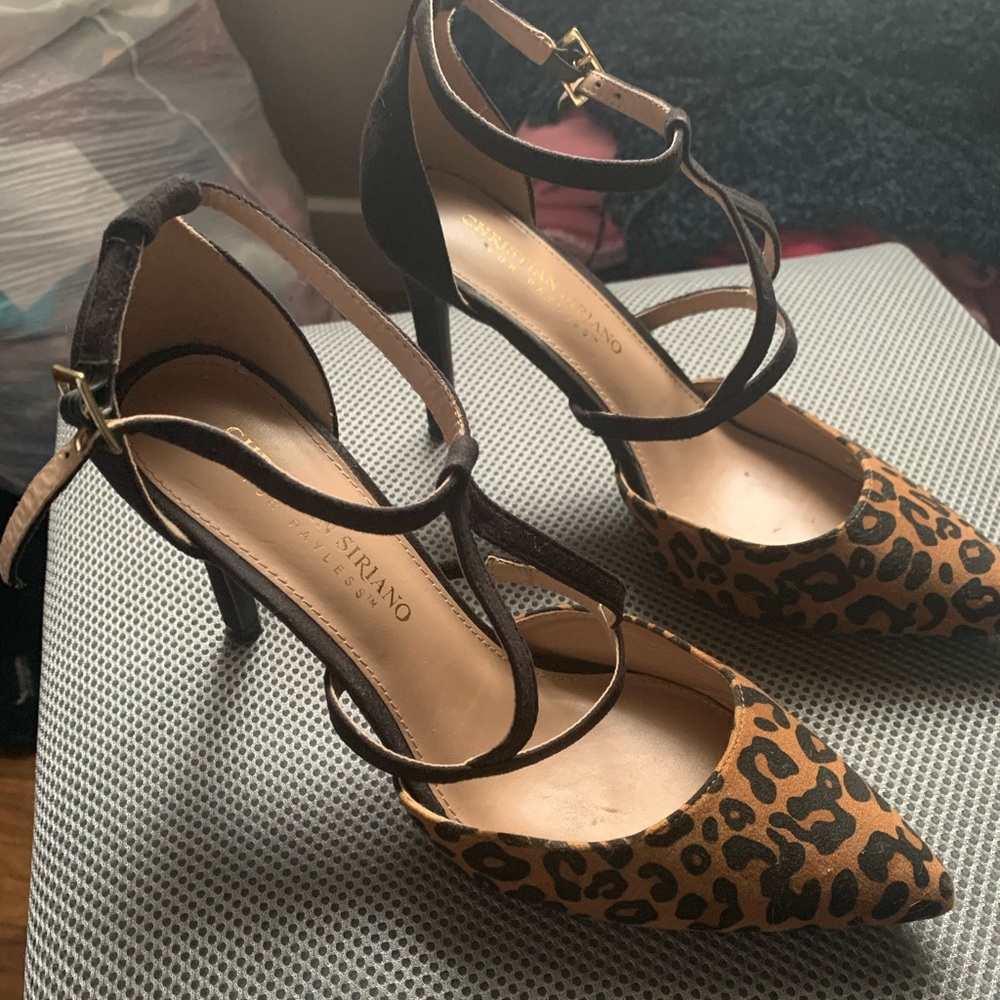 Black heels with cheetah accent